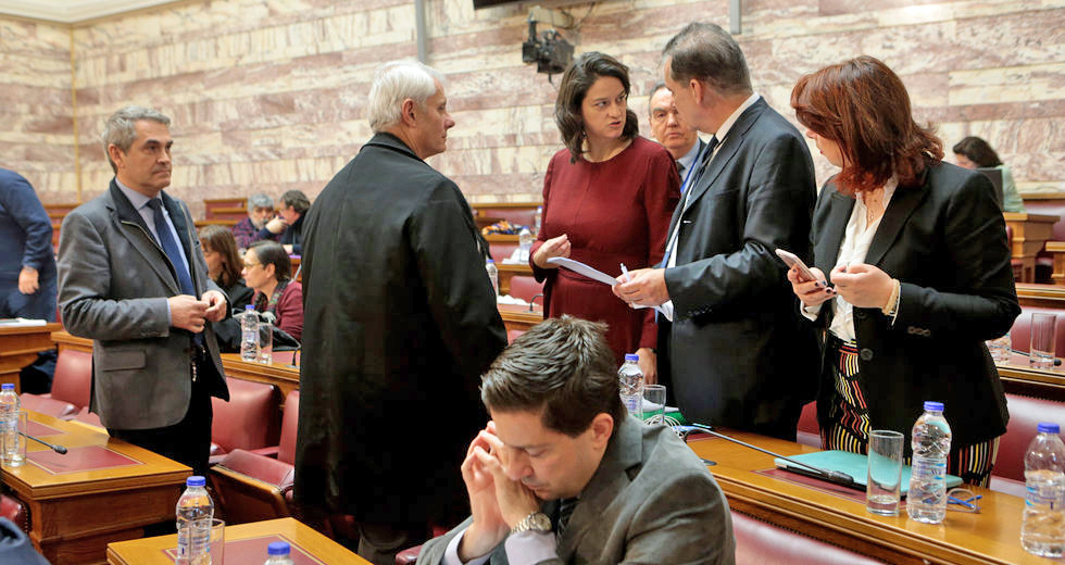 Πυρ ομαδόν για την έμμεση αναγνώριση των κολεγίων