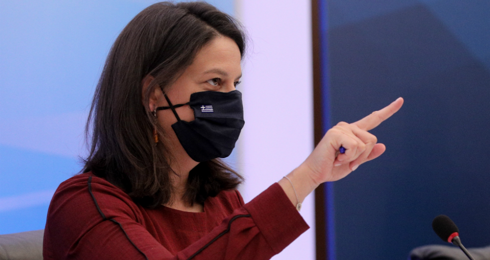 Αγιασμός με εμπόδια, όποτε κι αν γίνει