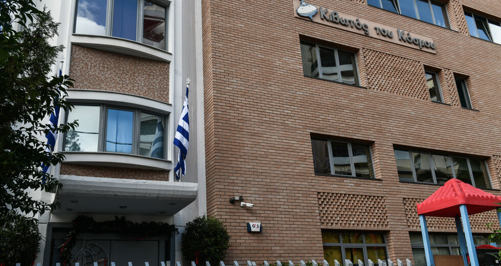 Διάτρητο το σύστημα, απροστάτευτα τα παιδιά