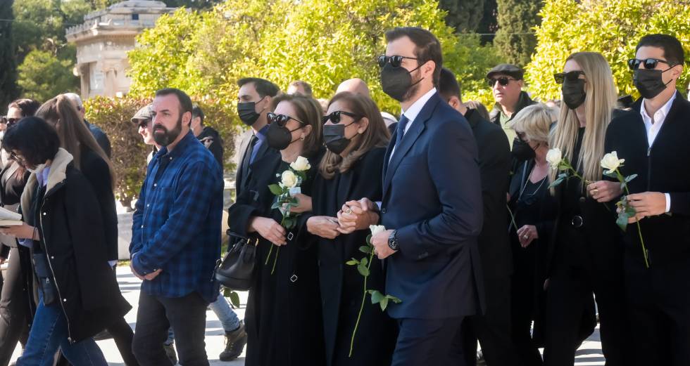Συγγενείς, φίλοι και θαυμαστές αποχαιρέτησαν τον Χρήστο Κυριαζή