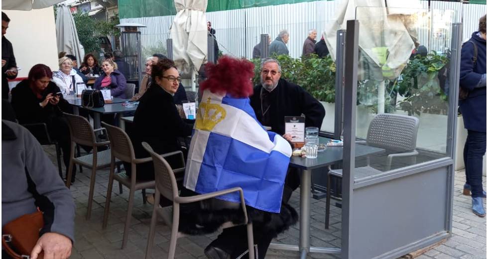 «Ψωμί, ελιά και Κώτσο βασιλιά»