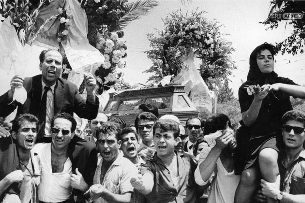 Τα Ιουλιανά κι η Αποστασία με τη ματιά ενός φωτορεπόρτερ