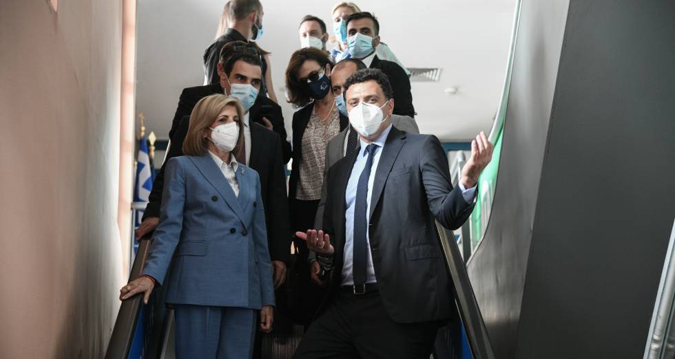 Συναντήσεις Κυριακίδου με Μητσοτάκη και Κικίλια για τους εμβολιασμούς