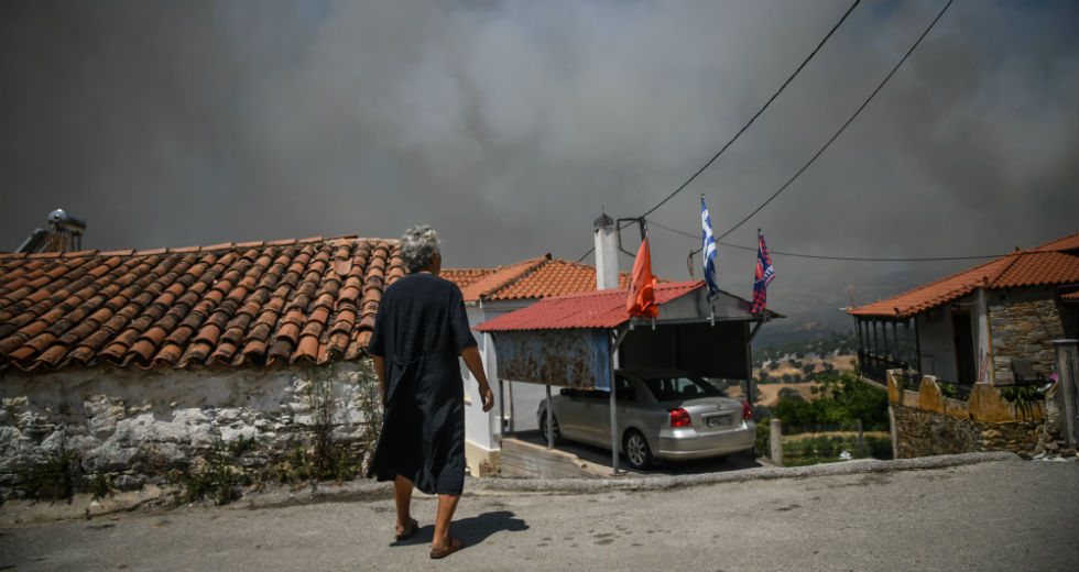 Μαίνονται τα πύρινα μέτωπα στην Εύβοια