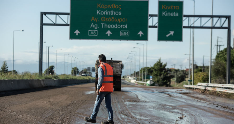 Εικόνες καταστροφής από τη νεροποντή στην Κινέτα