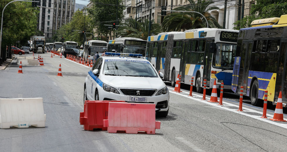Με κίνηση και… γκρίνια η πρώτη καθημερινή του Μεγάλου Περιπάτου στην Αθήνα