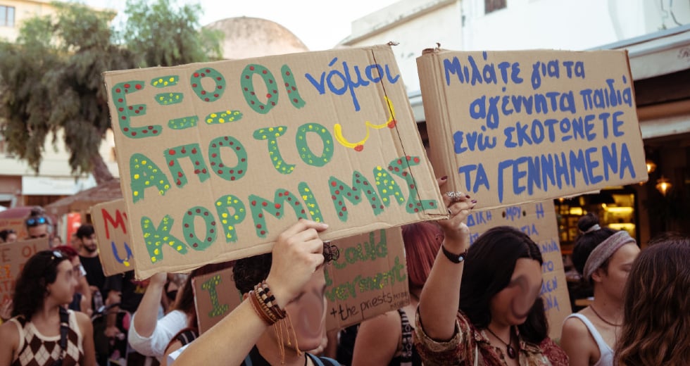 Ρέθυμνο: Διαδήλωσαν για το δικαίωμα της γυναίκας στην άμβλωση