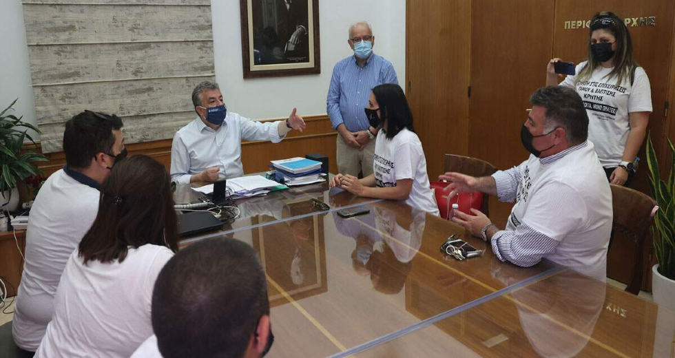 Ηράκλειο: Διαμαρτυρία των επαγγελματιών για τα μέτρα σε γάμους και βαφτίσεις