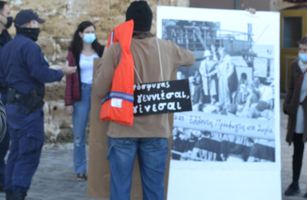 “Κανένας άνθρωπος δεν είναι λαθραίος”: Πορεία στα Χανιά για το μεταναστευτικό