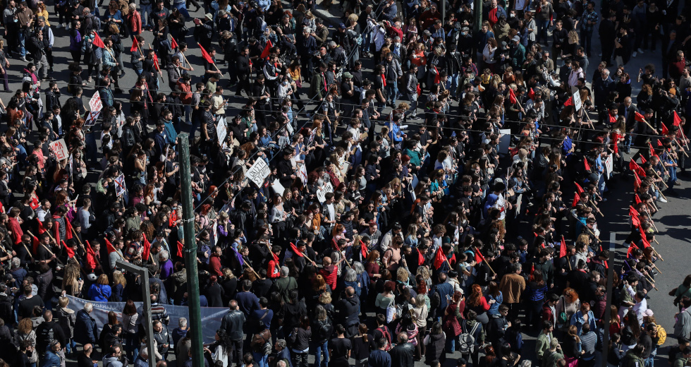 Έκρηξη θυμού σε όλη τη χώρα – Χιλιάδες στους δρόμους ζητούν απόδοση δικαιοσύνης