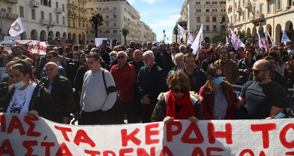 Έκρηξη θυμού σε όλη τη χώρα – Χιλιάδες στους δρόμους ζητούν απόδοση δικαιοσύνης