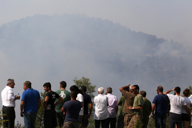 Ελπίδες για έλεγχο της πυρκαγιάς μέχρι το βράδυ