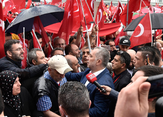 Και στη μέση η… Κολωνία