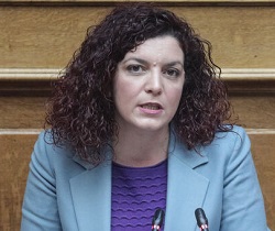 Ομοβροντία για την αήθη επίθεση στη δημοσιογραφία
