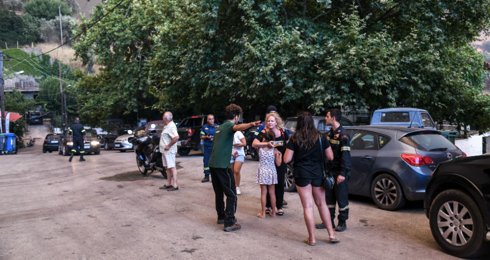 Συγκλονιστικές εικόνες από την εκκένωση του χωριού Κοντοδεσπότι