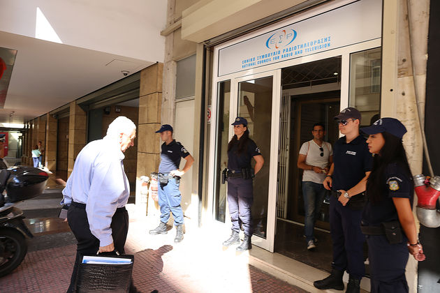 Εβαλαν στην άκρη τις έχθρες τους… για να μη βάλουν το χέρι στην τσέπη