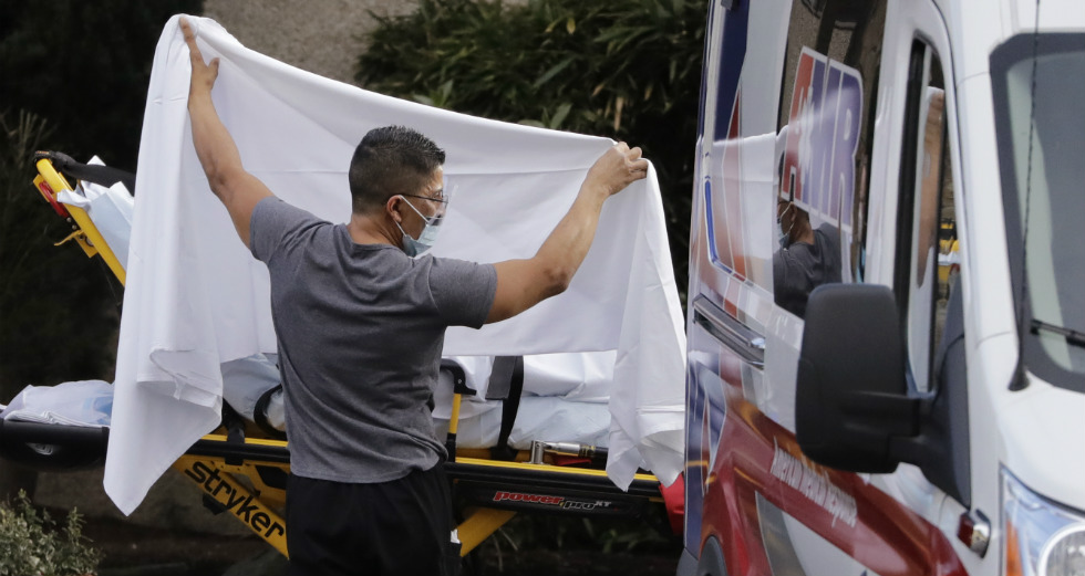 Σε 60 χώρες εξαπλώθηκε ο κορονοϊός, κλειστό και το Λούβρο