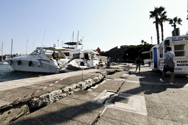 Η επόμενη μέρα του φονικού σεισμού στην Κω