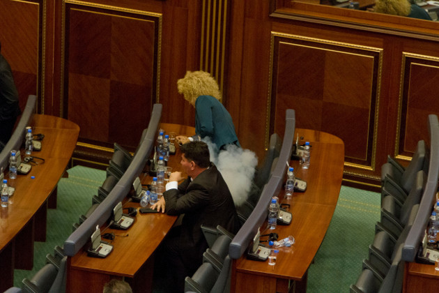 Το… γλεντάνε στη Βουλή του Κοσόβου