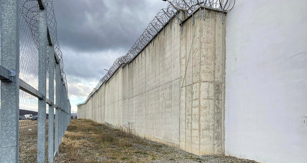 DW: Η Δανία στέλνει μετανάστες σε ενοικιαζόμενες φυλακές στο Κόσοβο