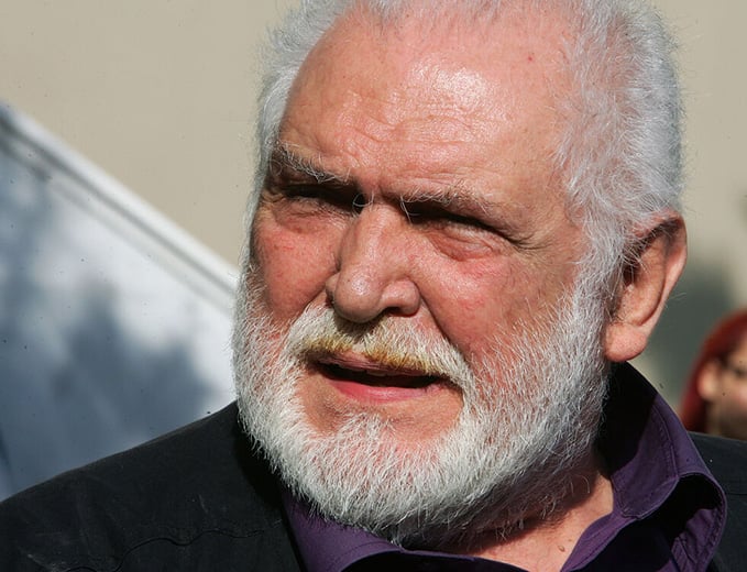 Μία καριέρα, δύο γάμοι και δύο ζωές