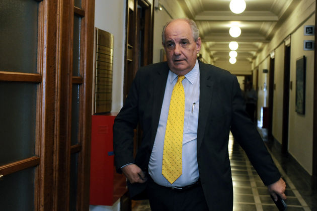 Εμπρηστικό μπλα μπλα στις στάχτες