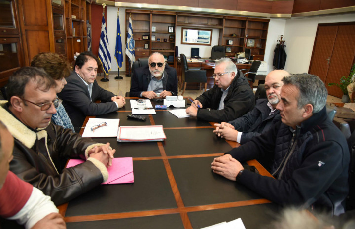 Τα προβλήματα στα λιμάνια τέθηκαν ενώπιον του υπ. Ναυτιλίας