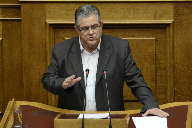 Ομοβροντία αντιπολιτευτικών πυρών