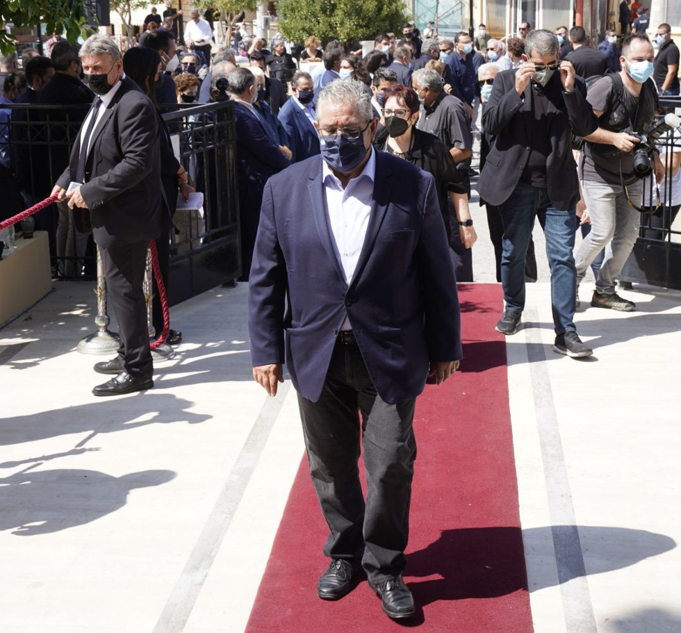 Στην αγκαλιά της Κρήτης ο Μίκης Θεοδωράκης