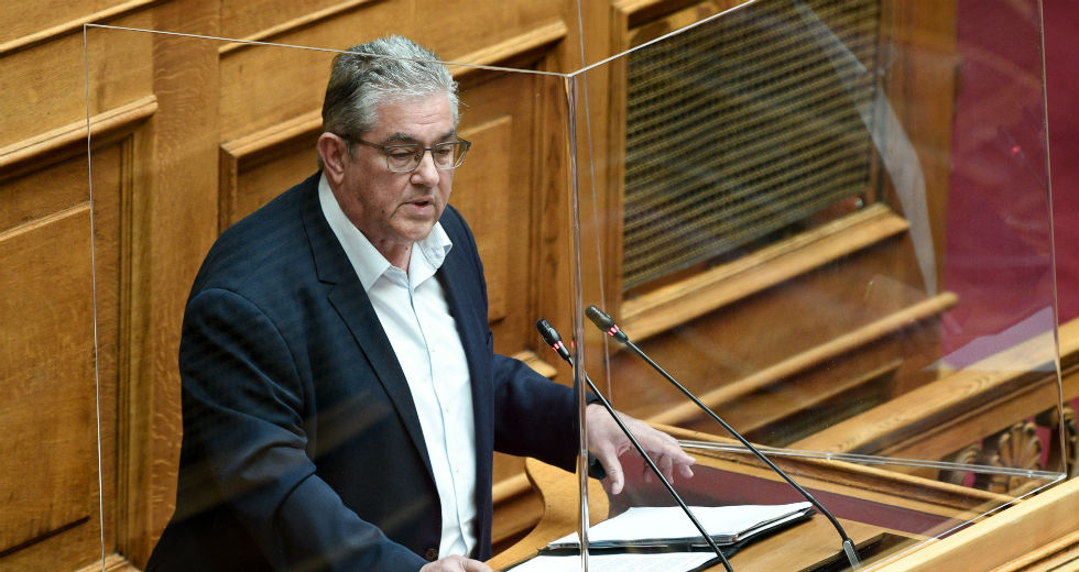 Πυρ ομαδόν κατά Βρούτση και κυβέρνησης για το φιάσκο με τα voucher