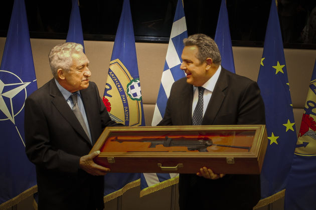 Χαμόγελα, χρώμα, φλας και… όρκοι
