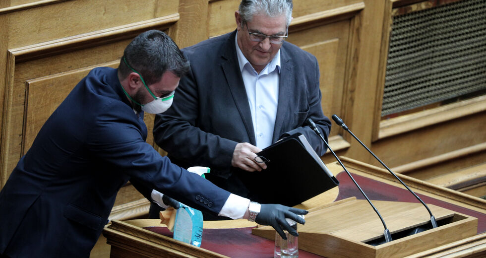 Συναίνεση σε άδεια έδρανα για την κρίση του κορονοϊού
