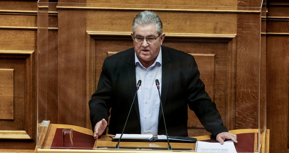 Ούτε ευρώ με λευκή επιταγή στη Μητσοτάκης Α.Ε.