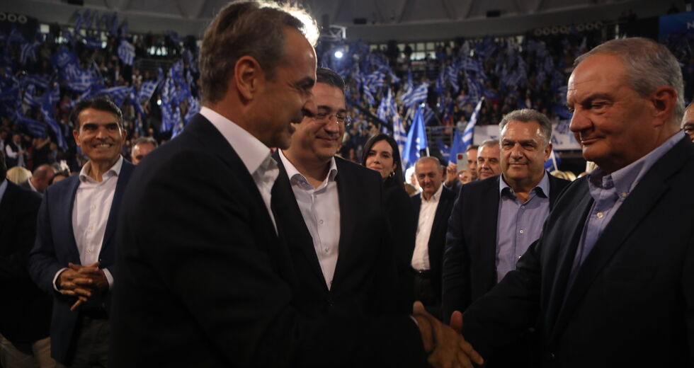 Απειλές στους… ψηφοφόρους από τον Μητσοτάκη
