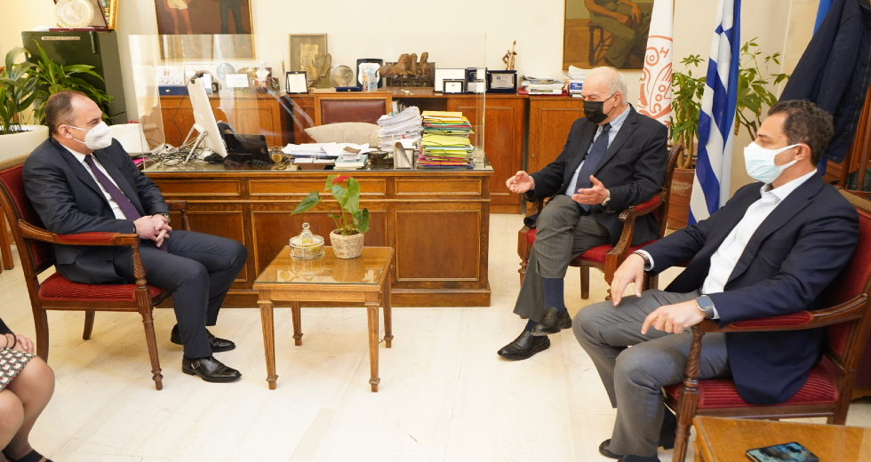 Γ. Πλακιωτάκης: Δεν υπάγεται το ενετικό λιμάνι στην πώληση του λιμένα Ηρακλείου