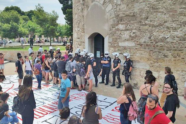 Της… αναλήψεως (από ΑΤΜ και ράφια) σε ολόκληρη την Ελλάδα