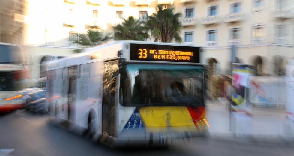 Πάρτι προσλήψεων και απευθείας αναθέσεων