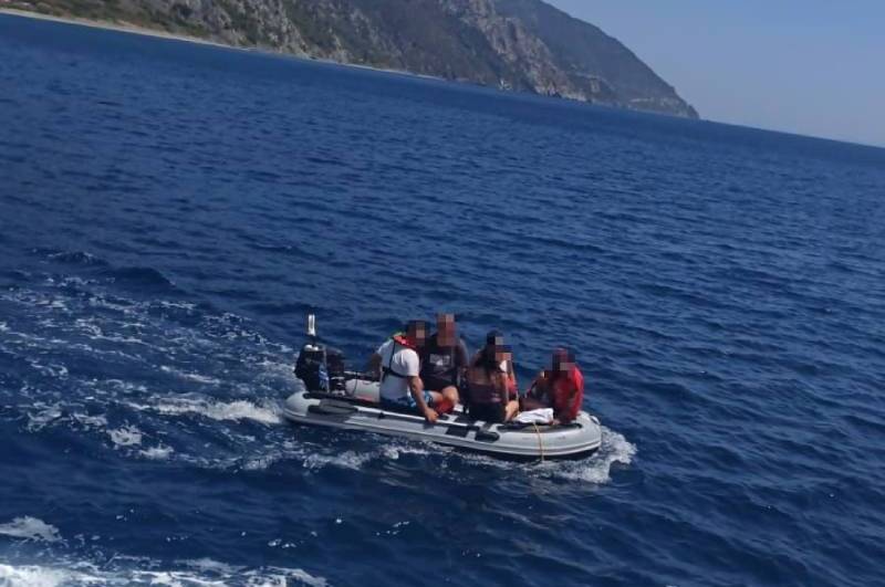 Πύρινος εφιάλτης στη Λέσβο με καμένα σπίτια και εκκένωση οικισμού