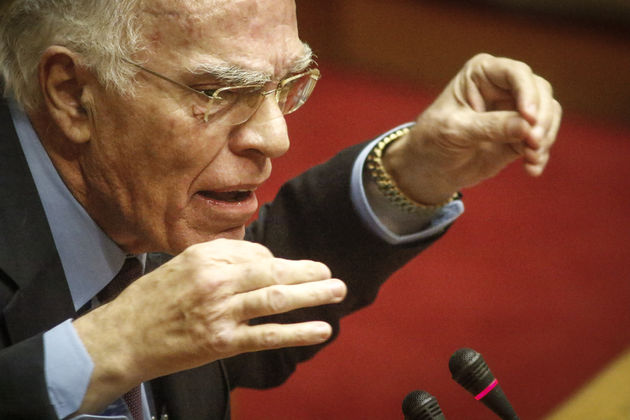 Υπερψήφισαν το «οριστικό τέλος των μνημονίων»