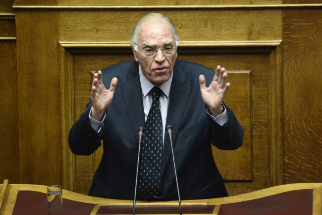 Ομοβροντία αντιπολιτευτικών πυρών