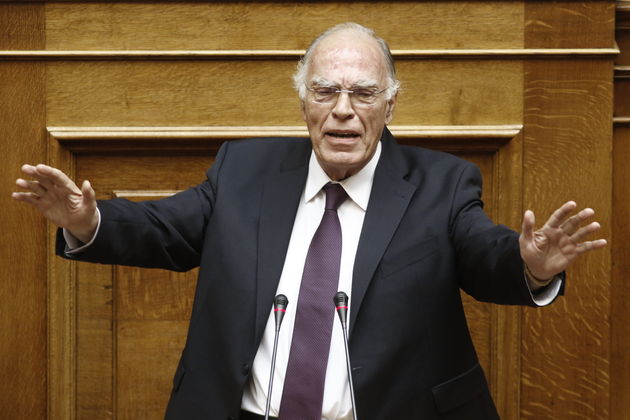 Σύγκρουση κορυφής στη Βουλή