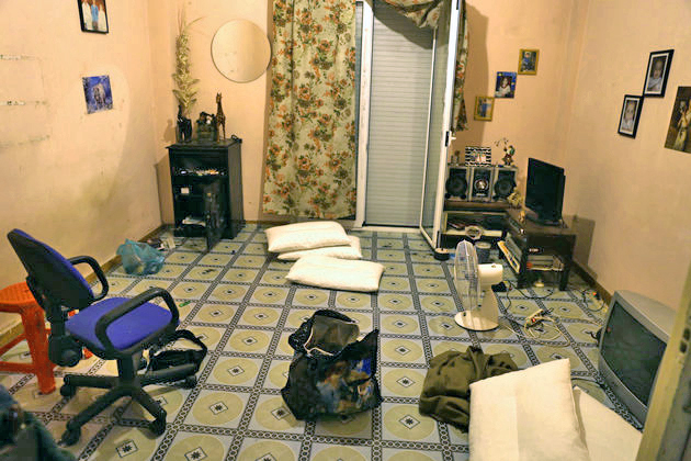 Και θύματα, και μάρτυρες φυλακίζουμε…