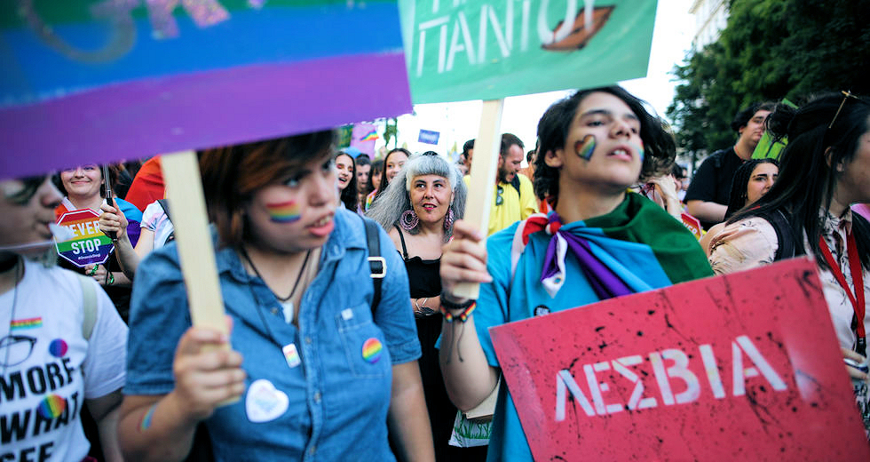 Η βαριά σκιά του Ζακ πήρε τα χρώματα του ουράνιου τόξου