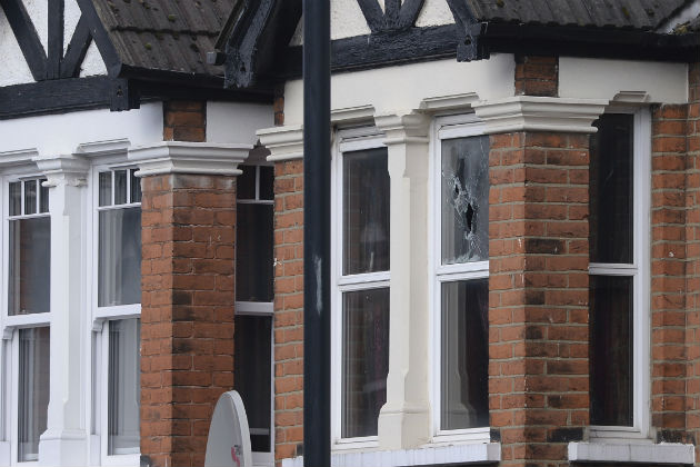 Συλλήψεις και μία τραυματίας σε έρευνες της αντιτρομοκρατικής