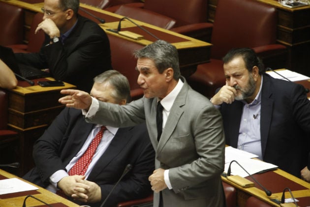 Live η συζήτηση για τηλεοπτικές άδειες και ΕΣΡ
