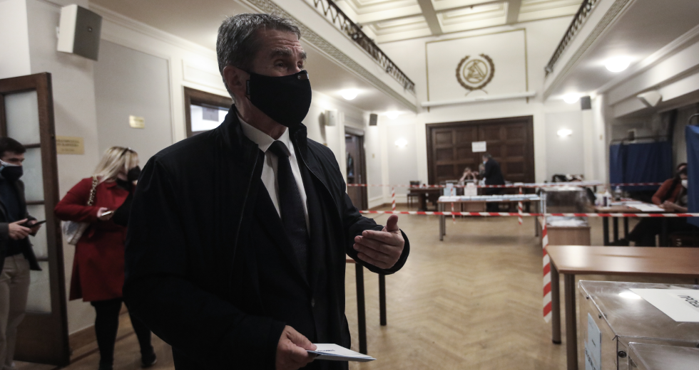 Οι δικηγόροι εκλέγουν προέδρους και διοικητικά συμβούλια στους συλλόγους τους
