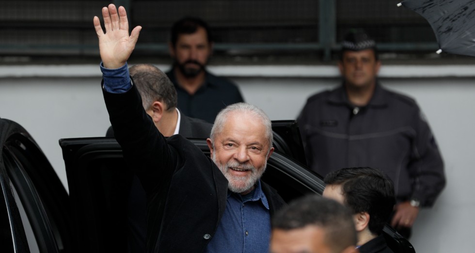 Μονομαχία Λούλα – Μπολσονάρο δίνουν τα πρώτα αποτελέσματα των εκλογών στη Βραζιλία
