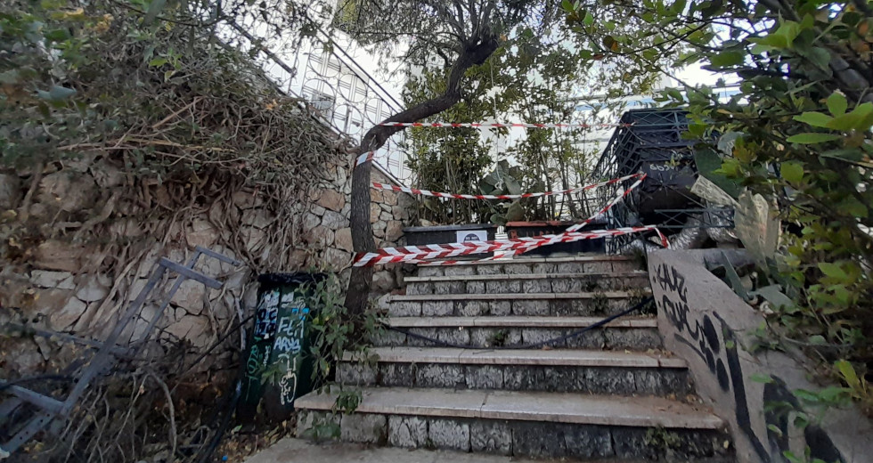 «Οδοφράγματα», σεκιούριτι και… πυρασφάλεια στον Λυκαβηττό [εικόνες]