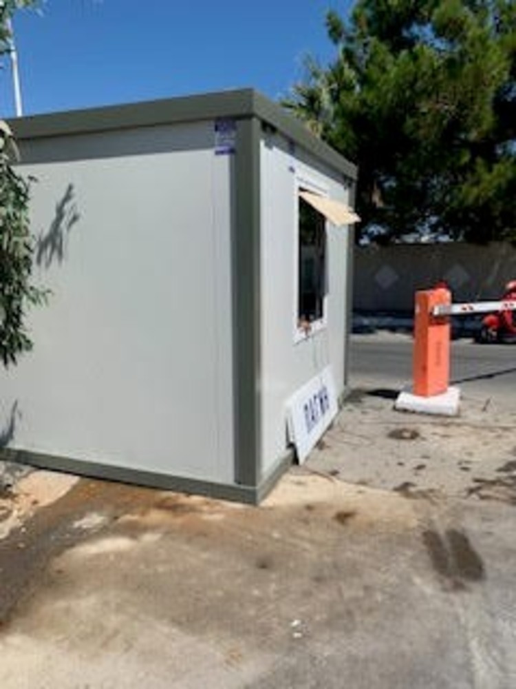ΠΑΓΝΗ: “Ακατάλληλες οι συνθήκες εργασίας στην πύλη του νοσοκομείου”