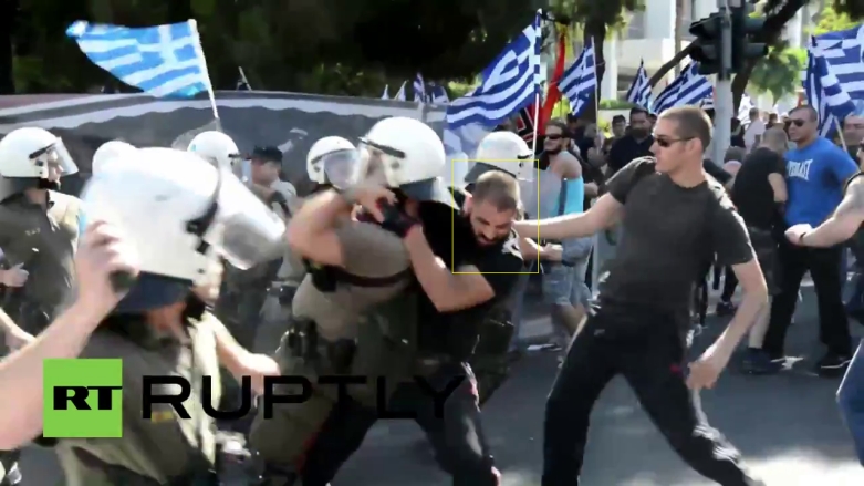 «Επιστήμονας» στο ξύλο